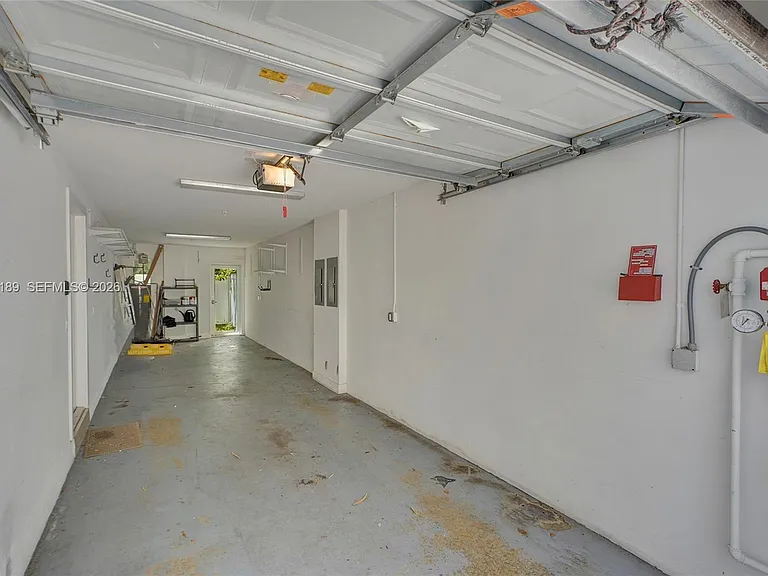 820 NE 7th St #G — Photo 11