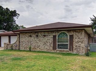 2101 Green Apple Ln, Arlington, TX 76014