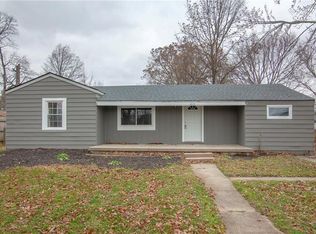 412 Vasbinder Dr, Chesterfield, IN 46017