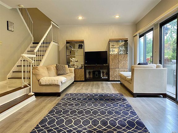 5th image of 68 Northgate Cir