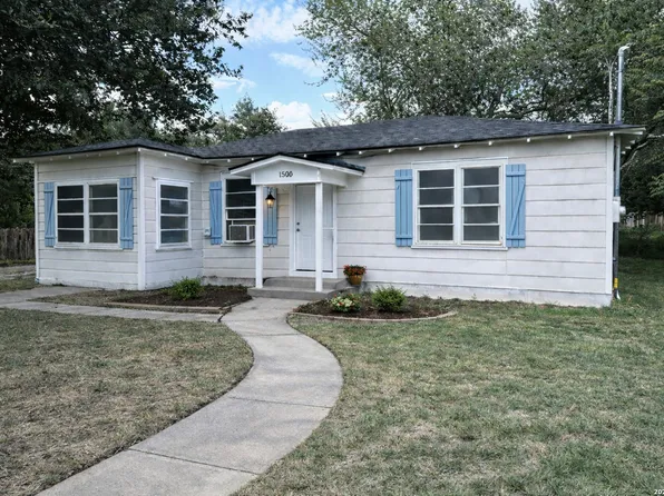 1506 N Avenue E, Beeville, TX 78102