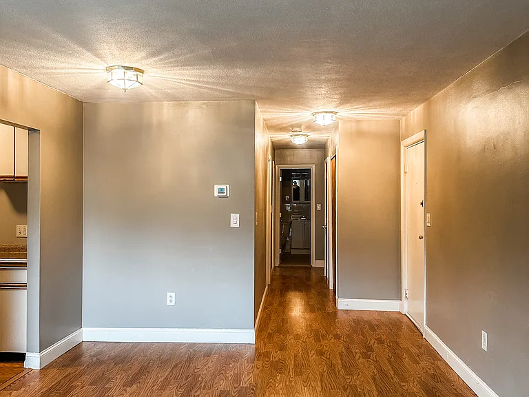 425 S Huntington Ave #1 — Photo 5