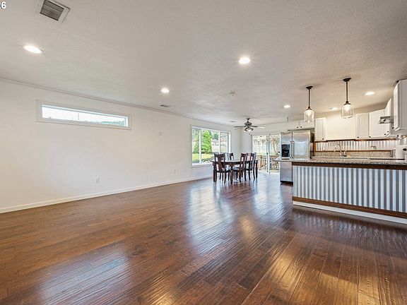 3rd image of 246 S 70th St