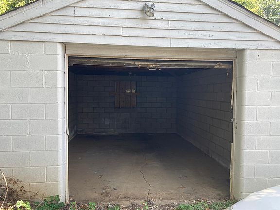 4th image of 2510 Bradley Ave