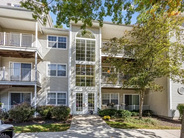 32 Brookside Ln #32, Mount Arlington Boro, NJ 07856
