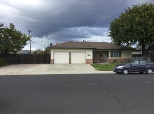 1235 Armstrong Dr, Manteca, CA 95336