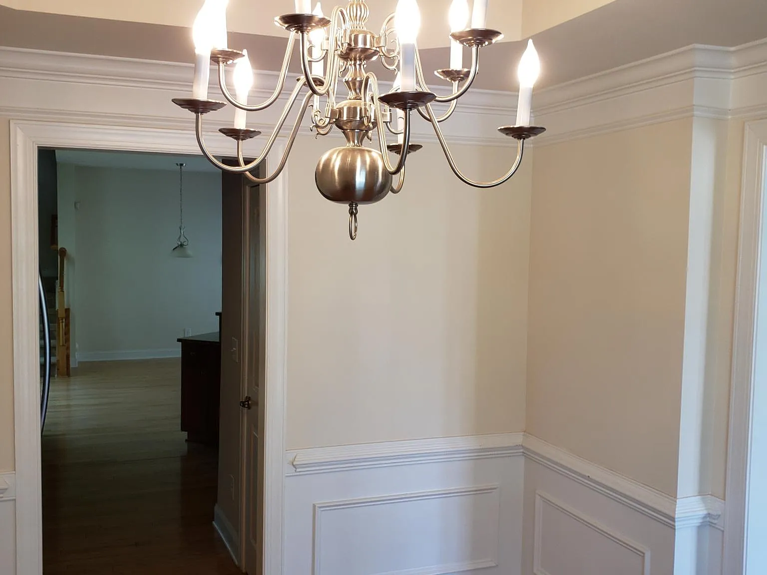 4 bed, 3.5 bath, 2554 sqft, $2,750 — Photo 2
