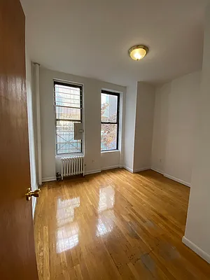 Rented by Peter R. Hungerford, LREB | media 28