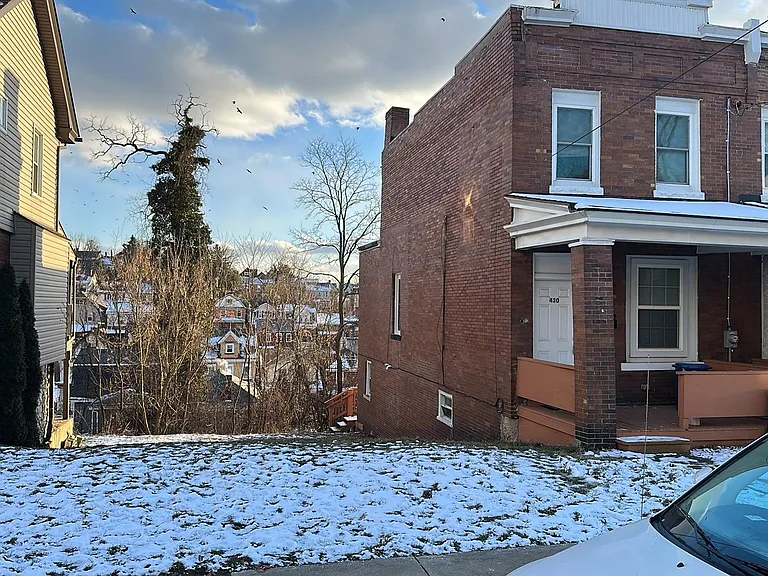 430 Kathleen St — Photo 8