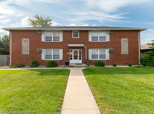 6941 W 79th St, Burbank, IL 60459