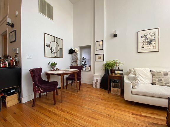 3rd image of 168 Meserole St APT 4B