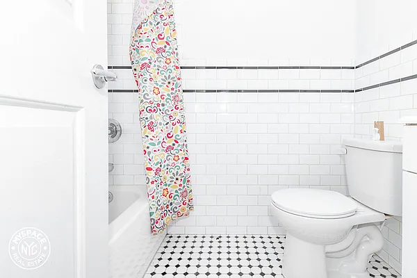 Rented by MySpaceNYC | media 17