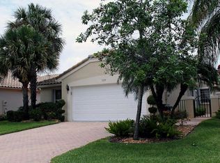 5129 Pelican Cove Dr, Boynton Beach, FL 33437