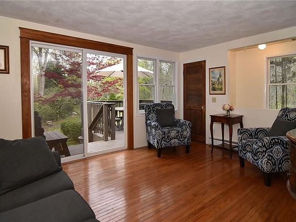 3rd image of 390 Pendar Rd