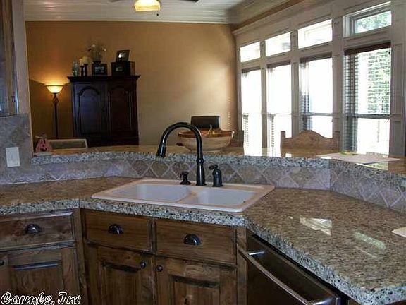 3rd image of 35 Oakwood Dr
