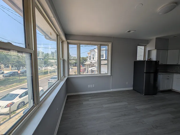 25 N Boston Ave — Photo 2