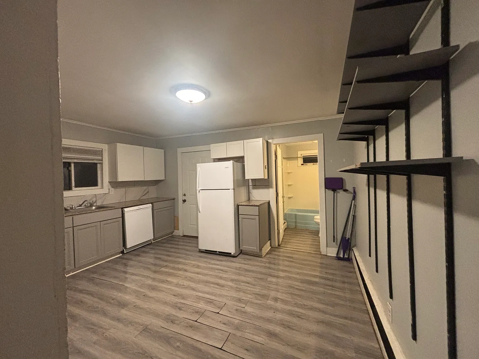 1 bed, 1100 sqft, $1,390 — Photo 4
