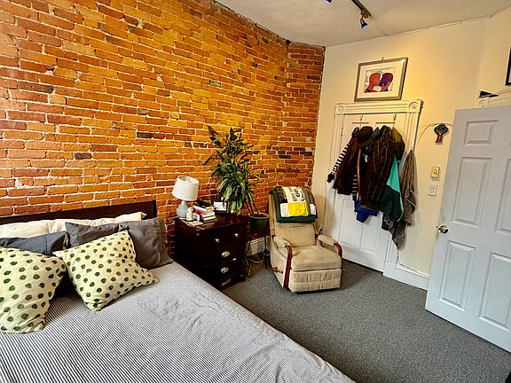 5th image of 29-33 Wellington St APT 204