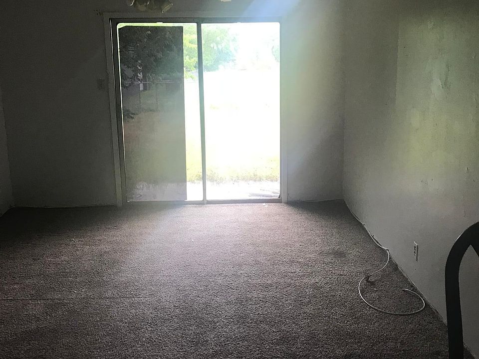 1st image of 2228 Woodland Dr