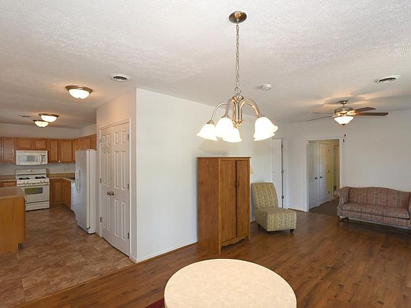 4th image of 2821 W 5th St