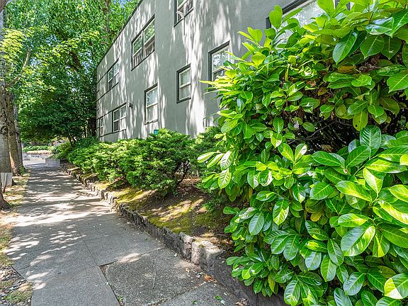 3rd image of 2737 NW Upshur St APT 218