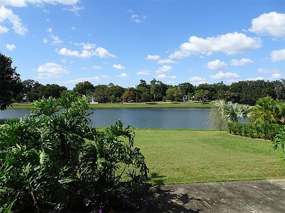 3rd image of 1012 Bahama Dr