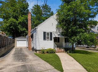 435 Auburn St, Cranston, RI 02910