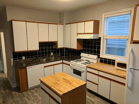 Full Size Kitchen with Dishwasher
