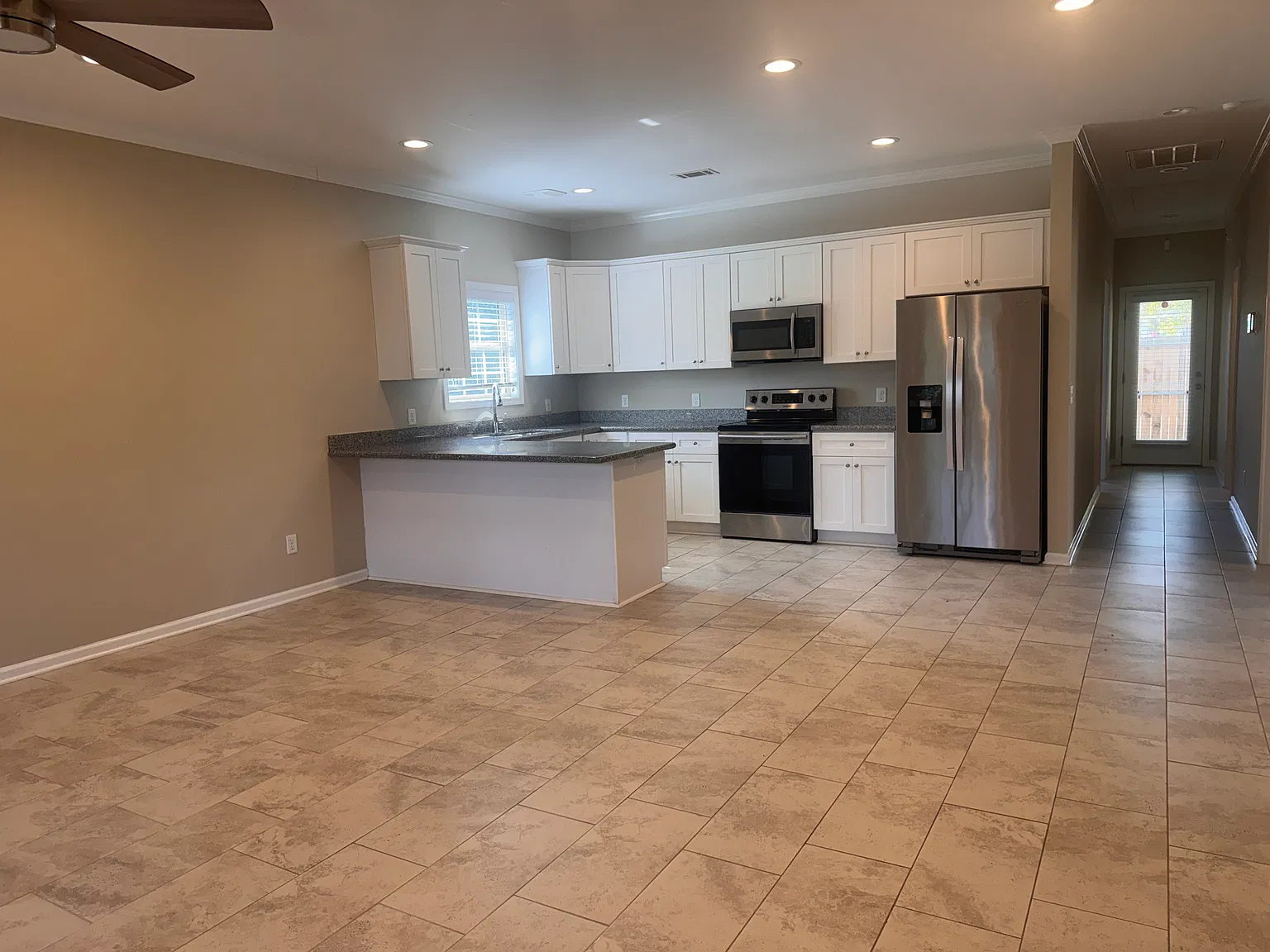 3 bed, 1563 sqft, $2,000 — Photo 2