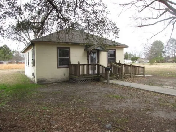 421 E Hillsboro St, Mount Olive, NC 28365