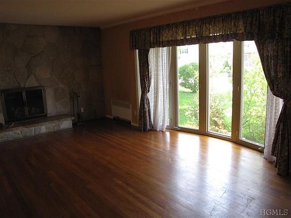 4th image of 80 Waverly Ave