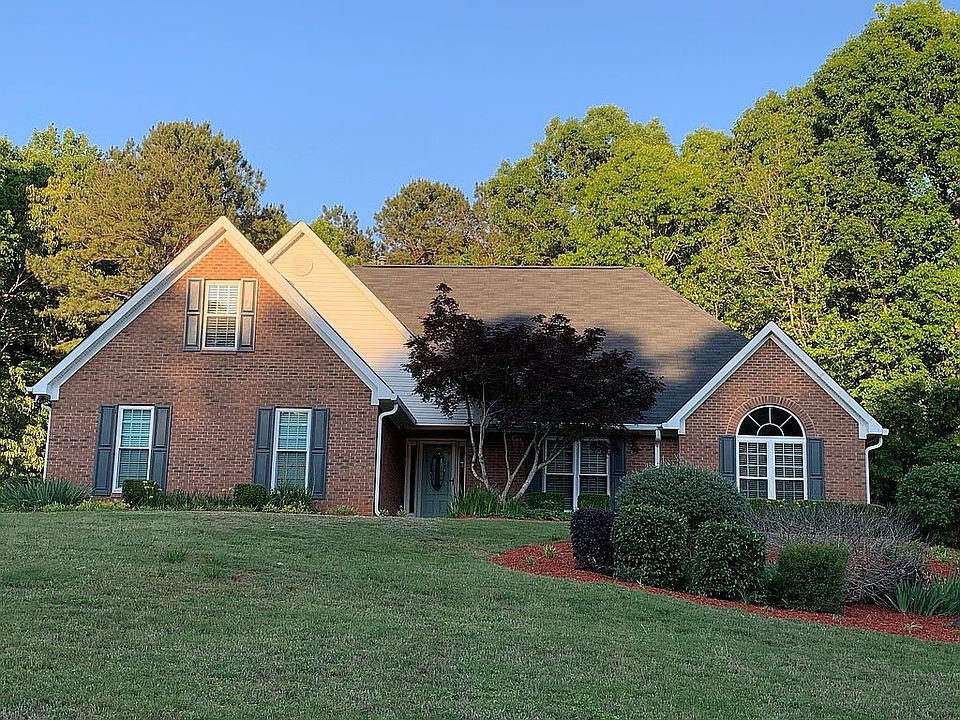1st image of 110 Masters Dr
