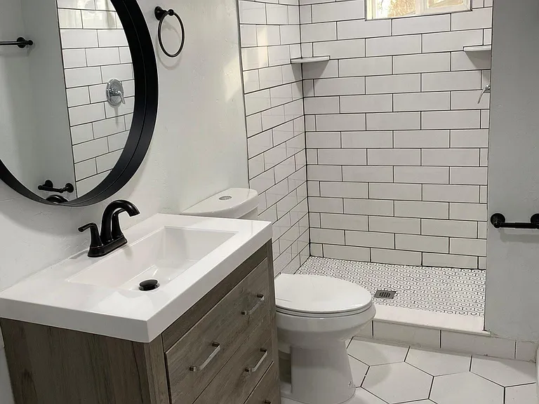 318 Santa Fe Ave SW — Photo 4