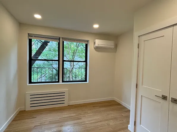 239 E 77th St #4B, New York, NY 10075