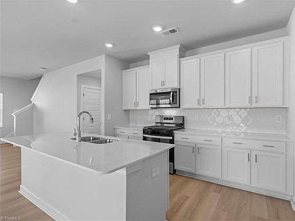 3rd image of 192 Murphy Meadow Rd