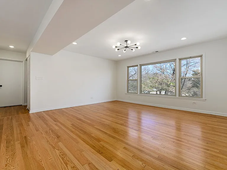 2128 N Whipple St — Photo 4
