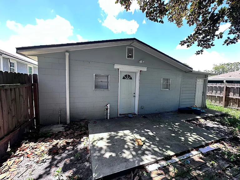 5359 Kingsbury St — Photo 12