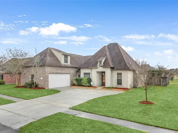 12706 Ruby Lake Dr, Walker, LA 70785