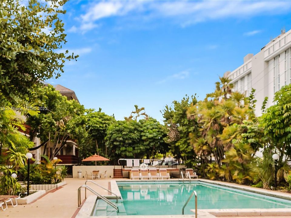 1st image of 1205 Mariposa Ave APT 316