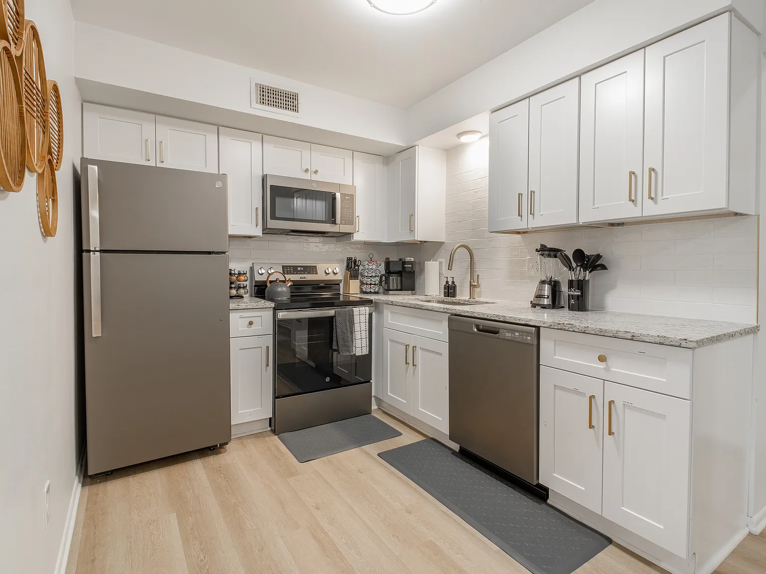 1 bed, 750 sqft, $3,500 — Photo 4