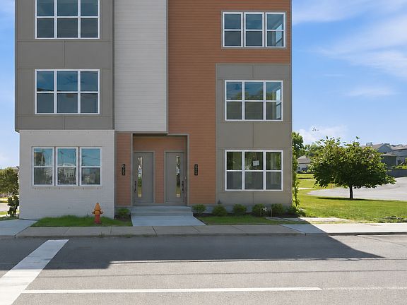 2nd image of 628 40th Ave N