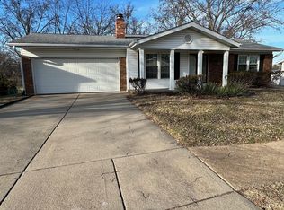 12633 Glenlea Dr, Maryland Heights, MO 63043