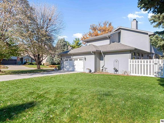 3rd image of 607 N 147th Ave
