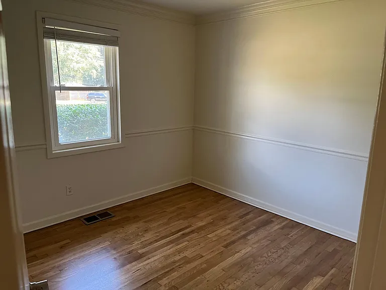 638 San Fernando Dr SE — Photo 9