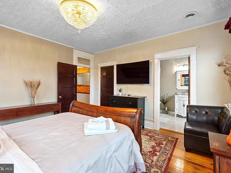 1501 Crittenden St NW — Photo 38