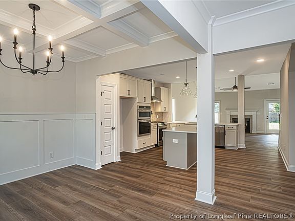 5th image of 118 Ellington St