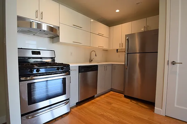 Rented by Urban Realty NYC | media 28