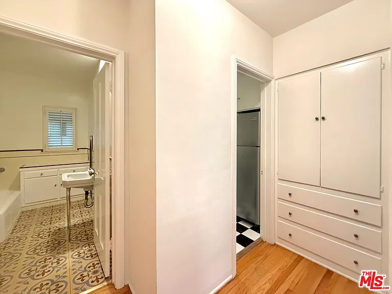8472 1/2 Fountain Ave — Photo 18