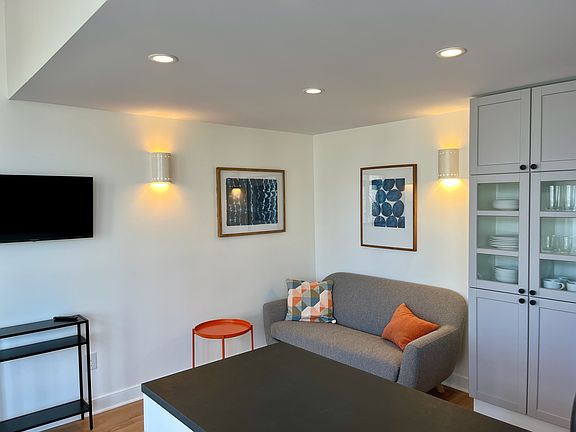 5th image of 1279 Kenwood Ln #B