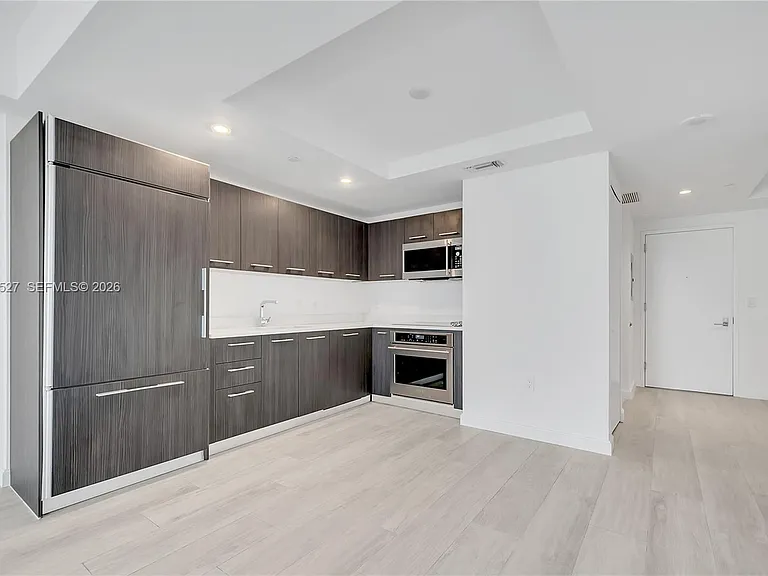 45 SW 9th St #2105 — Photo 6